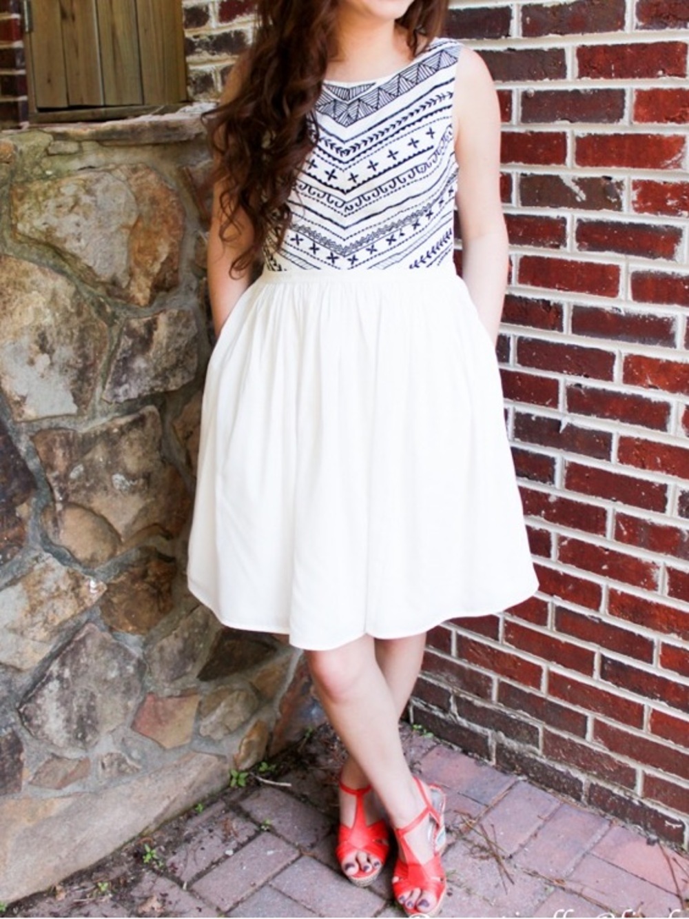 eShakti White Embroidered Dress
Size: Large